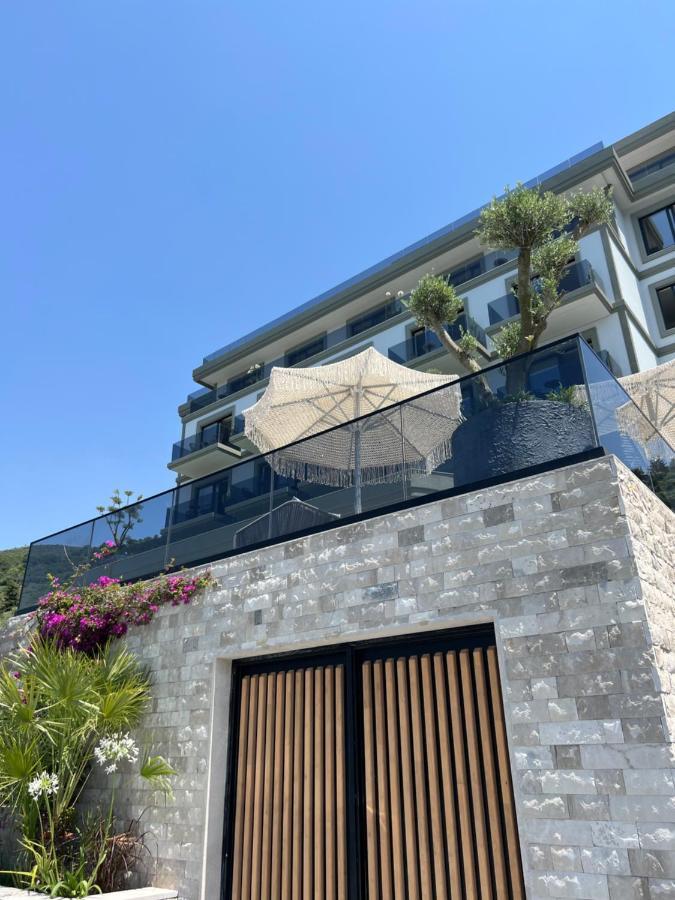 Mazarine Hotel, Vlore, Albania Radhimë Dış mekan fotoğraf