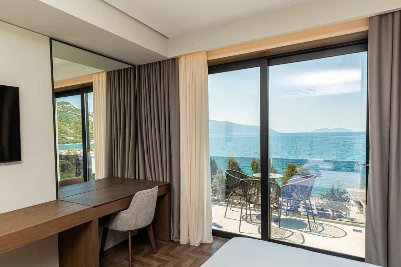 Mazarine Hotel, Vlore, Albania Radhimë Dış mekan fotoğraf