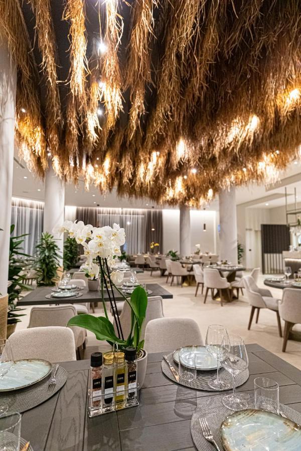 Mazarine Hotel, Vlore, Albania Radhimë Dış mekan fotoğraf