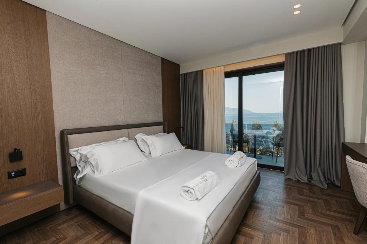 Mazarine Hotel, Vlore, Albania Radhimë Dış mekan fotoğraf