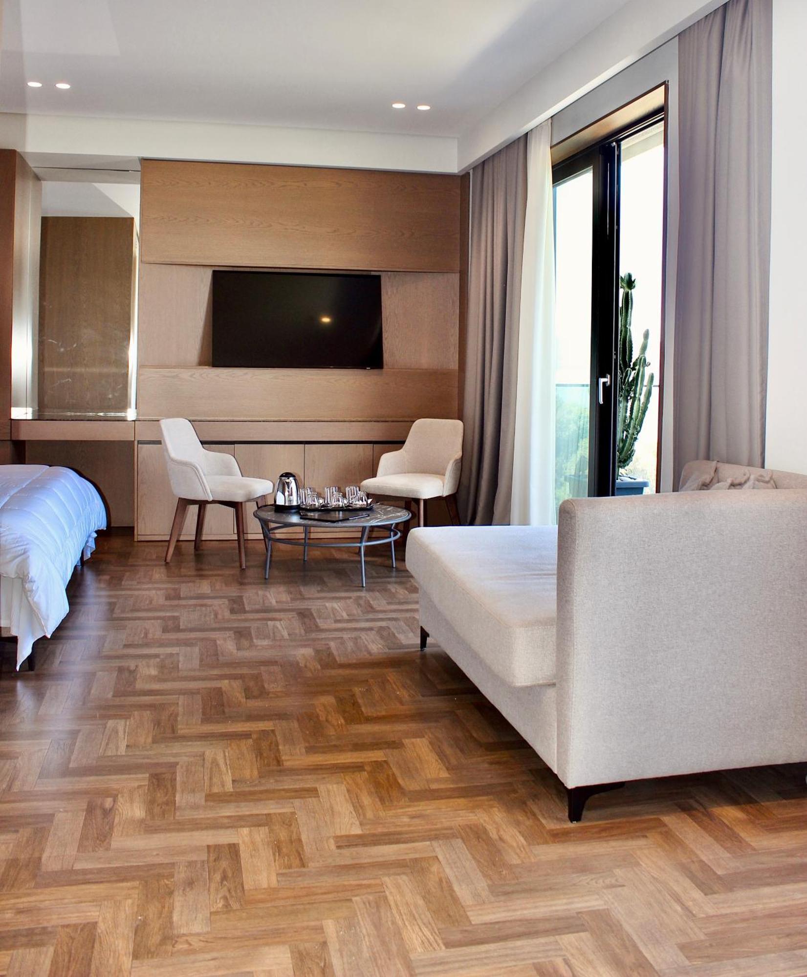 Mazarine Hotel, Vlore, Albania Radhimë Dış mekan fotoğraf