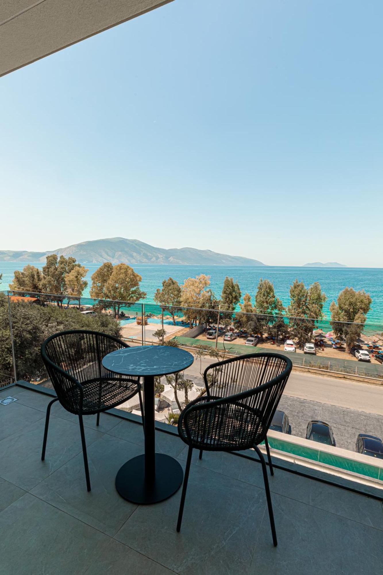 Mazarine Hotel, Vlore, Albania Radhimë Dış mekan fotoğraf